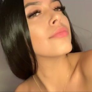 Meet your Posher, Anelle